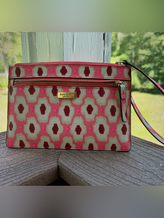 kate spade Handbags - kate spade Pink and White Floral-Print Wristlet EUC